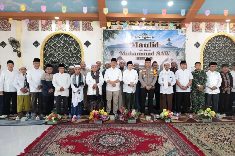 BUPATI KETAPANG HADIRI MAULID NABI MUHAMMAD SAW.jpg