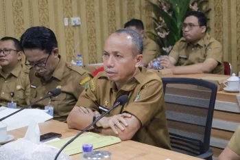 SEKDA KETAPANG HADIRI RAPAT KERJA GUBERNUR KALBAR.jpg